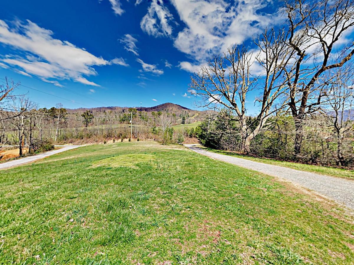 Serenity Views Bungalow - Close To City And Parkway! Villa Weaverville Esterno foto